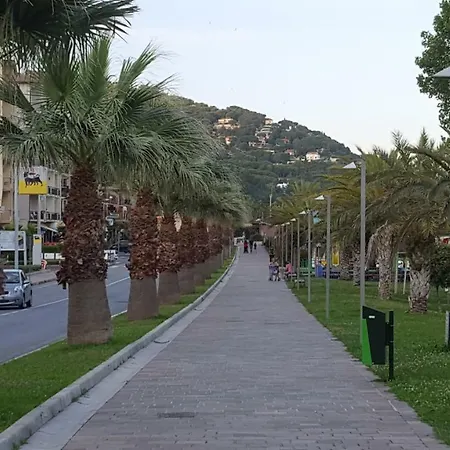 Lägenhet Locazioni Turistiche Private *